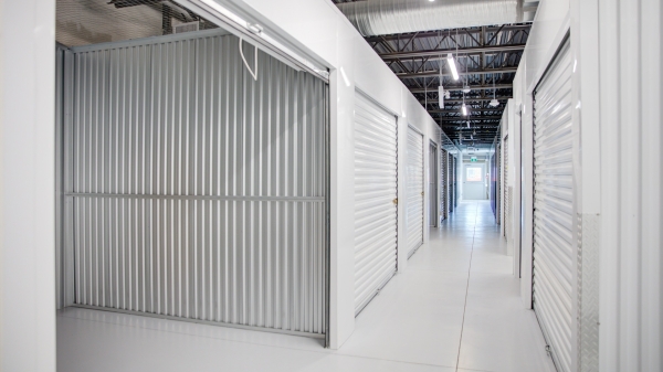 Facility photo: //images.sparefoot.com/medium/2459186a21d9d51cfb8.jpeg