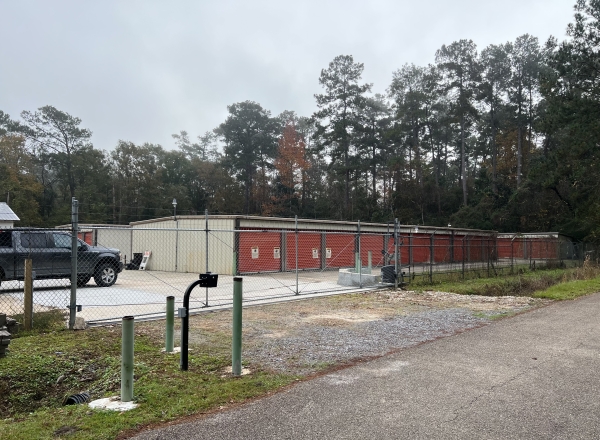 Facility photo: //images.sparefoot.com/medium/2459316a26d0af01b35.jpg