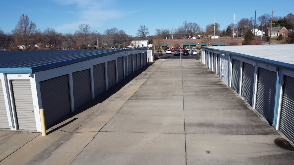 Facility photo: //images.sparefoot.com/medium/2459326a26e759bf1f7.png