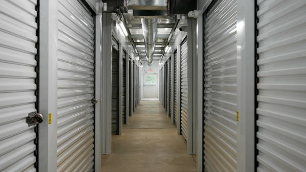 Facility photo: //images.sparefoot.com/medium/2459406a271927df4f5.jpg