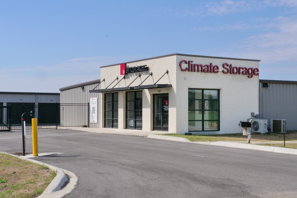 Facility photo: //images.sparefoot.com/medium/2459416a273834e6d42.jpg