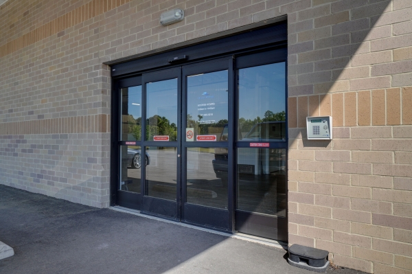 Facility photo: //images.sparefoot.com/medium/2459456a280e0a39e41.jpg