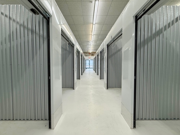 Facility photo: //images.sparefoot.com/medium/2459636a2b011900bb8.jpeg