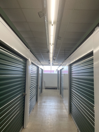 Facility photo: //images.sparefoot.com/medium/2459676a2ca081c9ff0.jpg