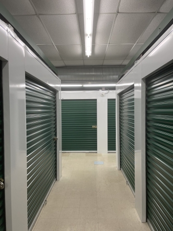 Facility photo: //images.sparefoot.com/medium/2459676a2ca082ba6b8.jpg