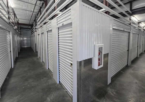 Facility photo: //images.sparefoot.com/medium/2459766a2aa4558e780.jpg