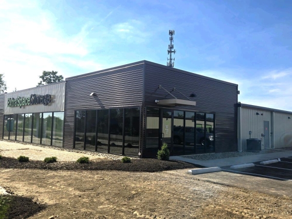 Facility photo: //images.sparefoot.com/medium/2459766a2aa456c21dd.jpg
