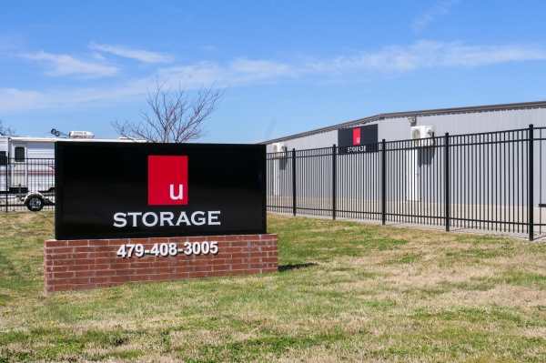 Facility photo: //images.sparefoot.com/medium/2459786a2abe3a6d181.jpg