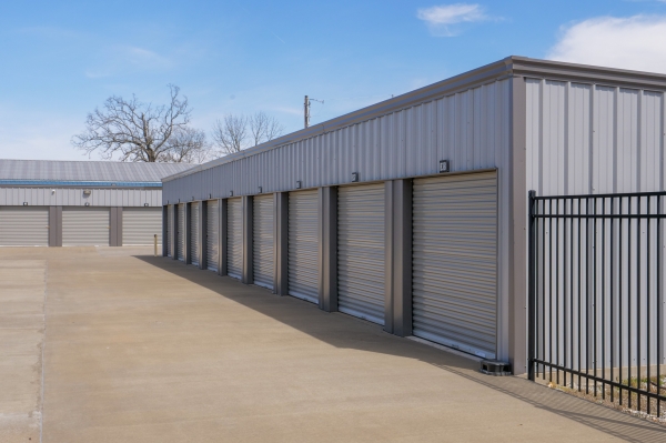 Facility photo: //images.sparefoot.com/medium/2459786a2abe41d4379.jpg
