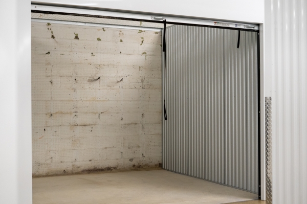Facility photo: //images.sparefoot.com/medium/2459796a2ac16517de2.jpg