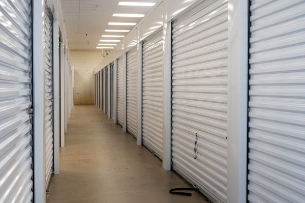 Facility photo: //images.sparefoot.com/medium/2459796a2ac18c21c48.jpg
