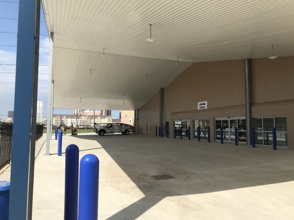 Storage Units at Community Self Storage - Bellaire / West U / Galleria - 5611 S. Rice Ave. - 5611 South Rice Avenue