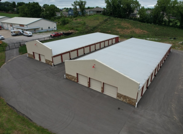Facility photo: //images.sparefoot.com/medium/2460146a3c43e61c742.jpg