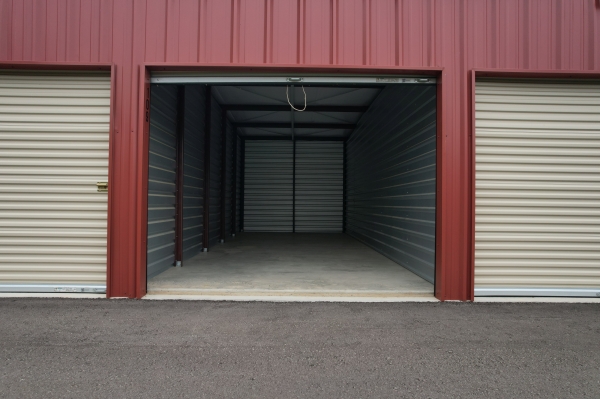 Facility photo: //images.sparefoot.com/medium/2460146a3c45767be76.jpg