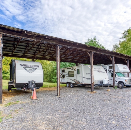 Facility photo: //images.sparefoot.com/medium/2460226a3ebf5a88439.jpg
