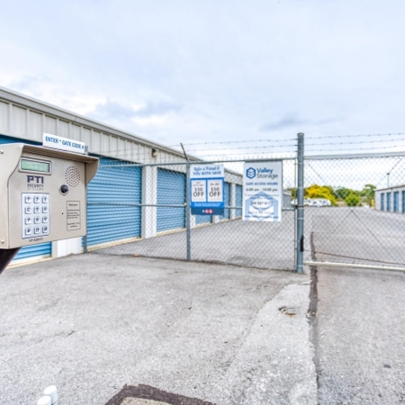 Facility photo: //images.sparefoot.com/medium/2460236a42c521605a3.jpg