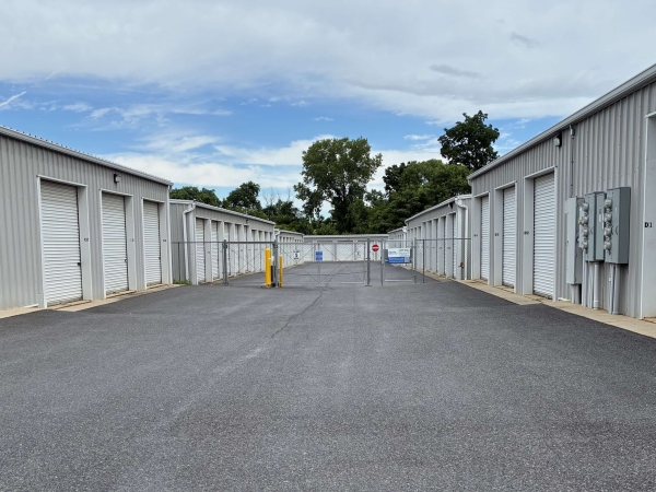 Facility photo: //images.sparefoot.com/medium/2460256a5692032ec99.jpeg