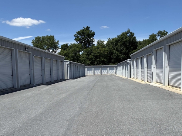 Facility photo: //images.sparefoot.com/medium/2460256a569206b015d.jpeg