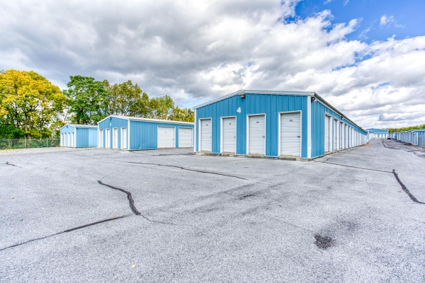 Facility photo: //images.sparefoot.com/medium/2460266a4673e5633ce.jpg