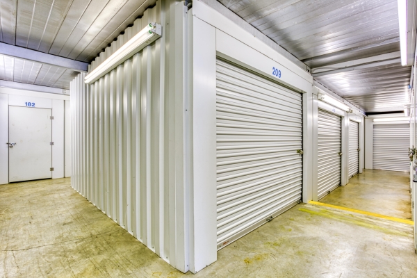 Facility photo: //images.sparefoot.com/medium/2460266a4673fac3159.jpg