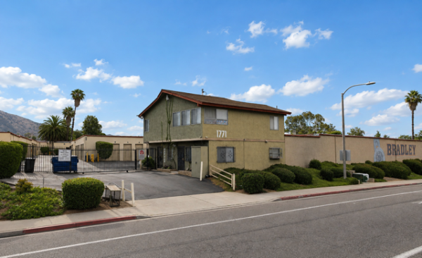 Facility photo: //images.sparefoot.com/medium/2460326a35b4f26a740.png