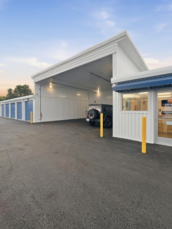 Facility photo: //images.sparefoot.com/medium/2460486a42d9358ca8f.jpg