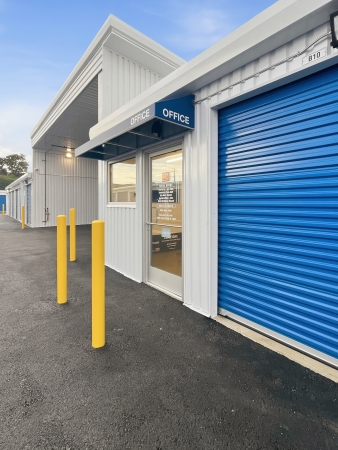 Facility photo: //images.sparefoot.com/medium/2460486a42d93c4ab21.jpg