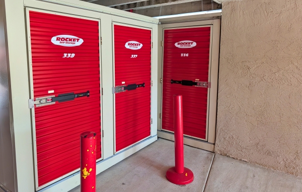 Facility photo: //images.sparefoot.com/medium/2460706a3d3ab40172c.jpg