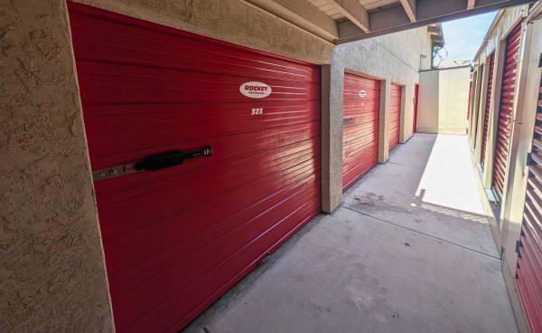 Facility photo: //images.sparefoot.com/medium/2460706a3d3abec2f69.jpg