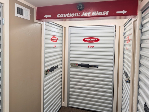 Facility photo: //images.sparefoot.com/medium/2460706a3d3acaca7b2.jpg