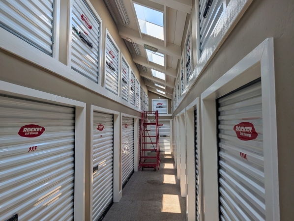 Facility photo: //images.sparefoot.com/medium/2460706a3d3adabd7e5.jpg