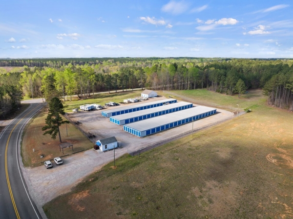 Facility photo: //images.sparefoot.com/medium/2460736a3c5276814de.jpg