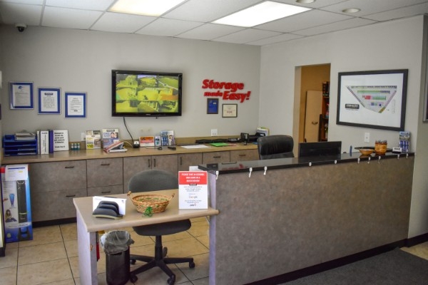 Facility photo: //images.sparefoot.com/medium/2460856a3add67b0377.jpg