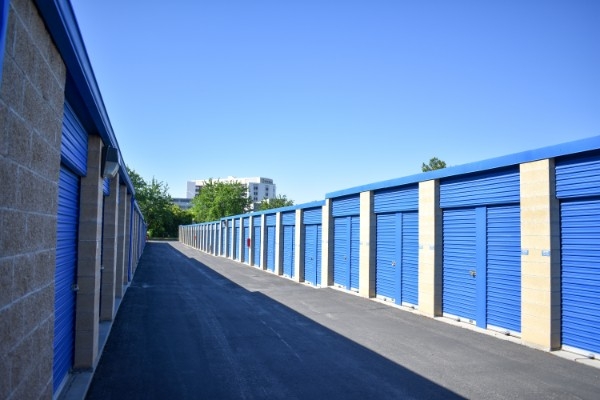 Facility photo: //images.sparefoot.com/medium/2460886a3ae8d31d3c1.jpg