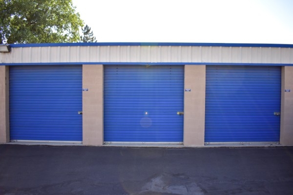 Facility photo: //images.sparefoot.com/medium/2460906a3af01d17d4d.jpg