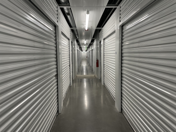 Facility photo: //images.sparefoot.com/medium/2460906a3af020f3f5c.jpeg