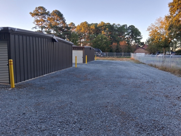 Facility photo: //images.sparefoot.com/medium/2460956a3c319bef6ce.jpeg