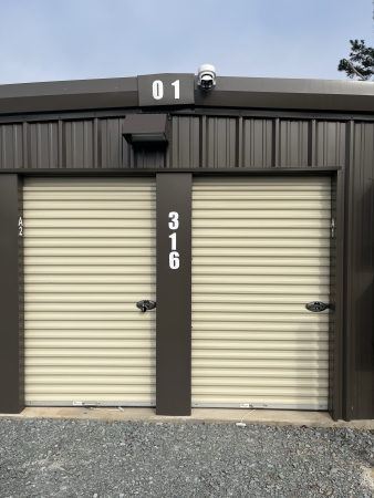 Facility photo: //images.sparefoot.com/medium/2460956a3c31ab2cf26.jpeg