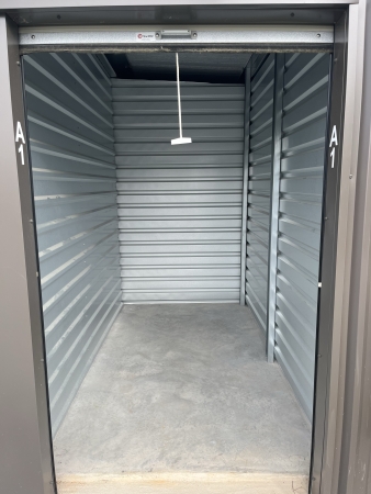 Facility photo: //images.sparefoot.com/medium/2460956a3c31d1d94a2.jpeg