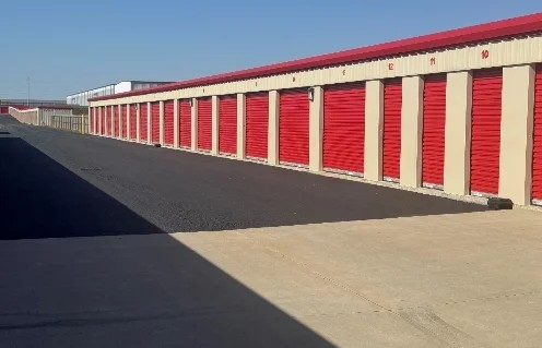 Facility photo: //images.sparefoot.com/medium/2460986a3d7ef6bb7ef.jpg
