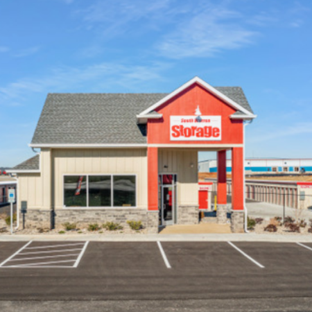 Facility photo: //images.sparefoot.com/medium/2460986a3d7f0edad52.png