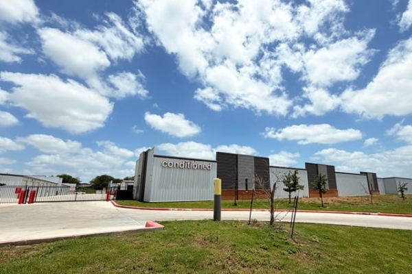 Facility photo: //images.sparefoot.com/medium/2461016a58d8bb34a79.jpg