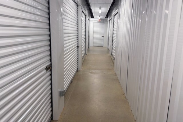 Facility photo: //images.sparefoot.com/medium/2461026a45120a03a0e.jpg