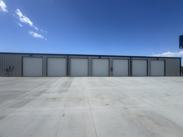 Facility photo: //images.sparefoot.com/medium/2461086a3d7bd5887bb.jpeg
