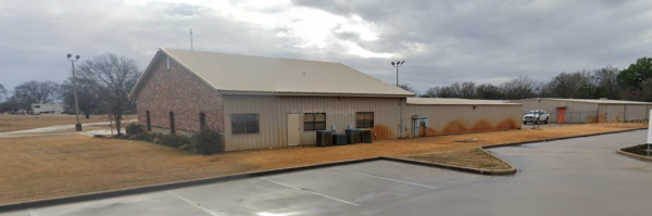 Facility photo: //images.sparefoot.com/medium/2461116a3d8dab4c3e2.png