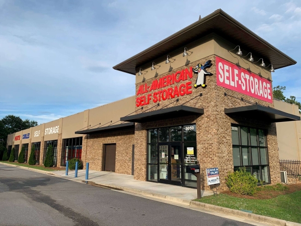 Facility photo: //images.sparefoot.com/medium/2461126a3d977e194ce.jpg