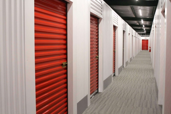 Facility photo: //images.sparefoot.com/medium/2461126a3d978744c7c.jpg