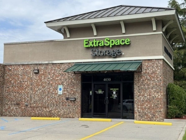 Facility photo: //images.sparefoot.com/medium/2461326a4501b075ef6.jpg