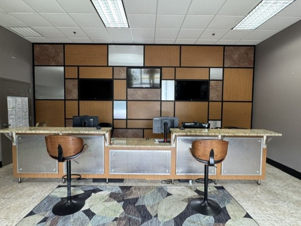 Facility photo: //images.sparefoot.com/medium/2461326a4501b30673f.jpg