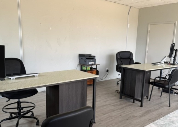 Facility photo: //images.sparefoot.com/medium/2461346a4501b66d97e.jpg